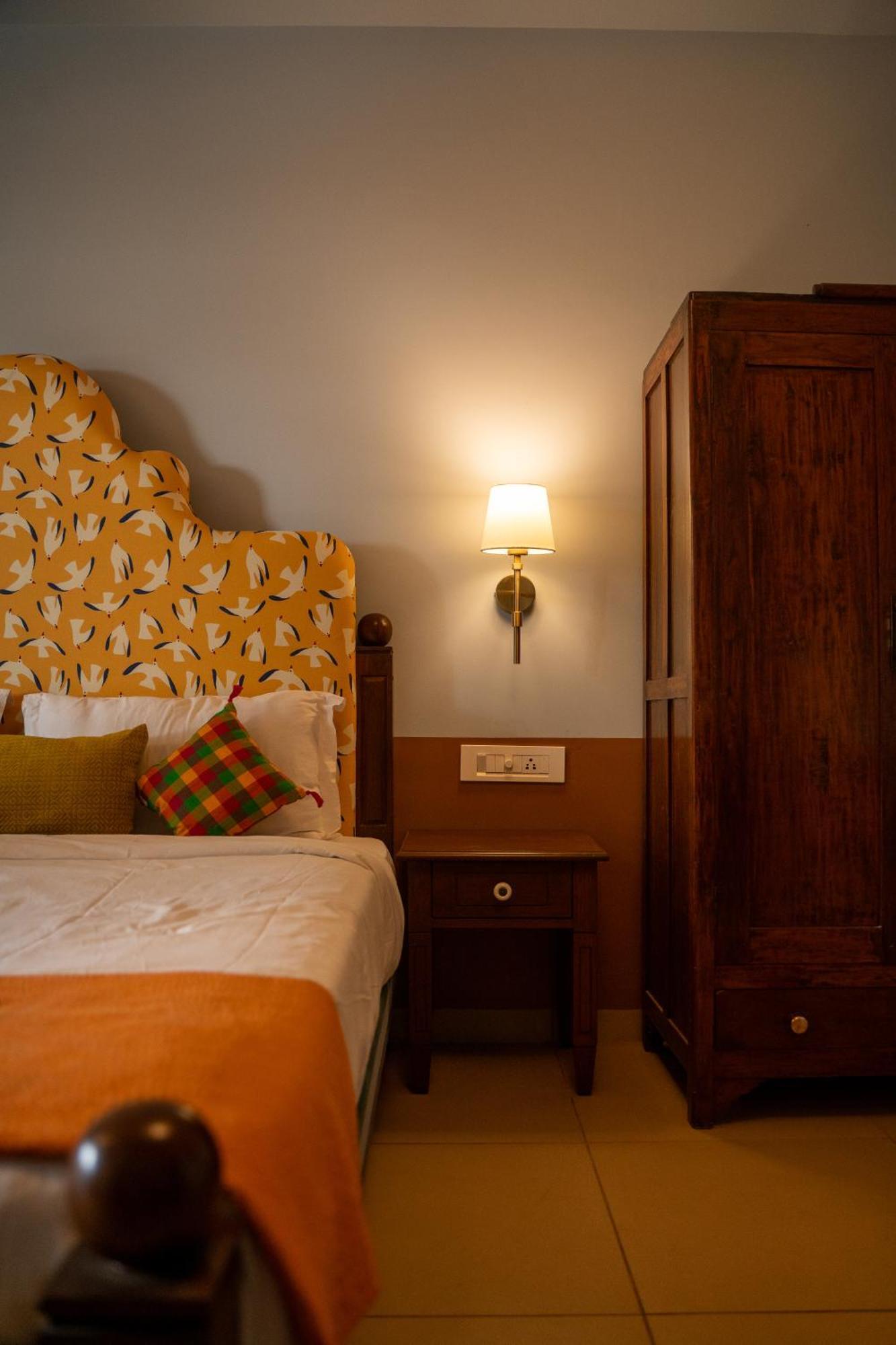 The Project Cafe Hotel Aldona Buitenkant foto
