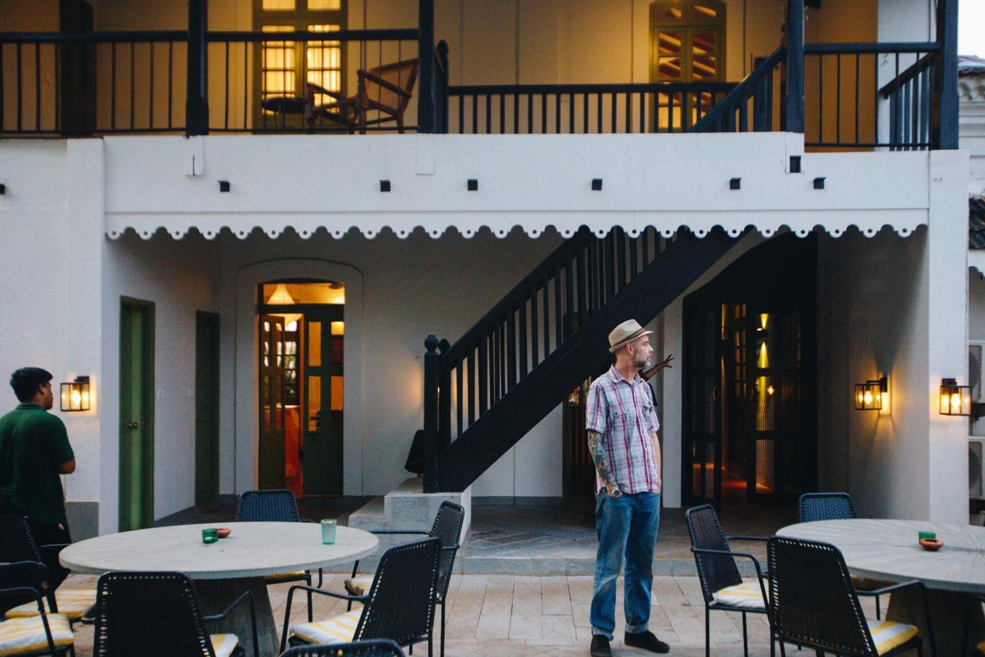 The Project Cafe Hotel Aldona Buitenkant foto