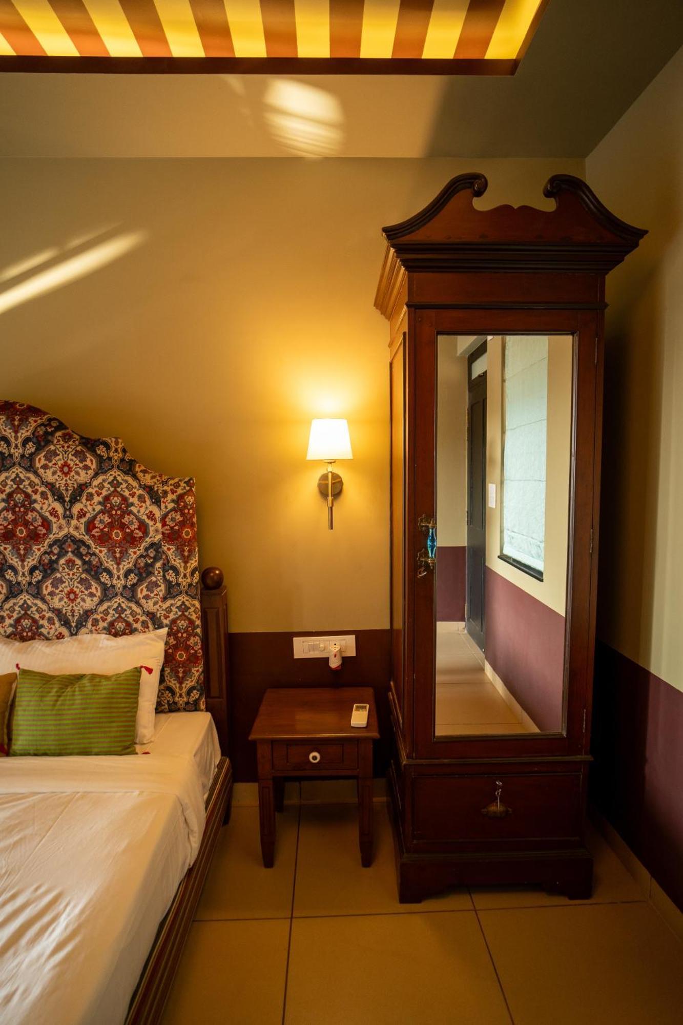 The Project Cafe Hotel Aldona Buitenkant foto